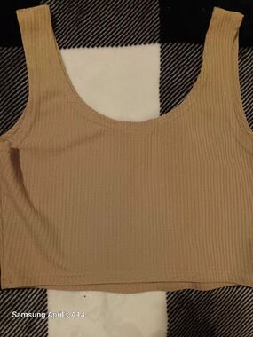 SHEIN Beige Ribbed Scoop Neck Crop Tank